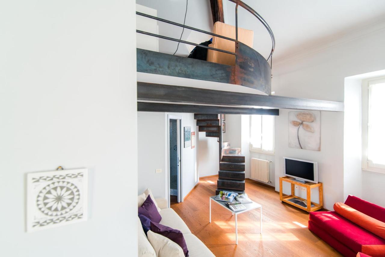 Apartament Antica Via Volta - The House Of Travelers Como Zewnętrze zdjęcie