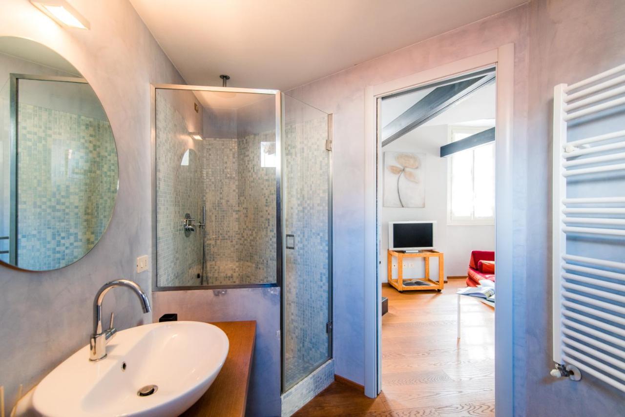 Apartament Antica Via Volta - The House Of Travelers Como Zewnętrze zdjęcie