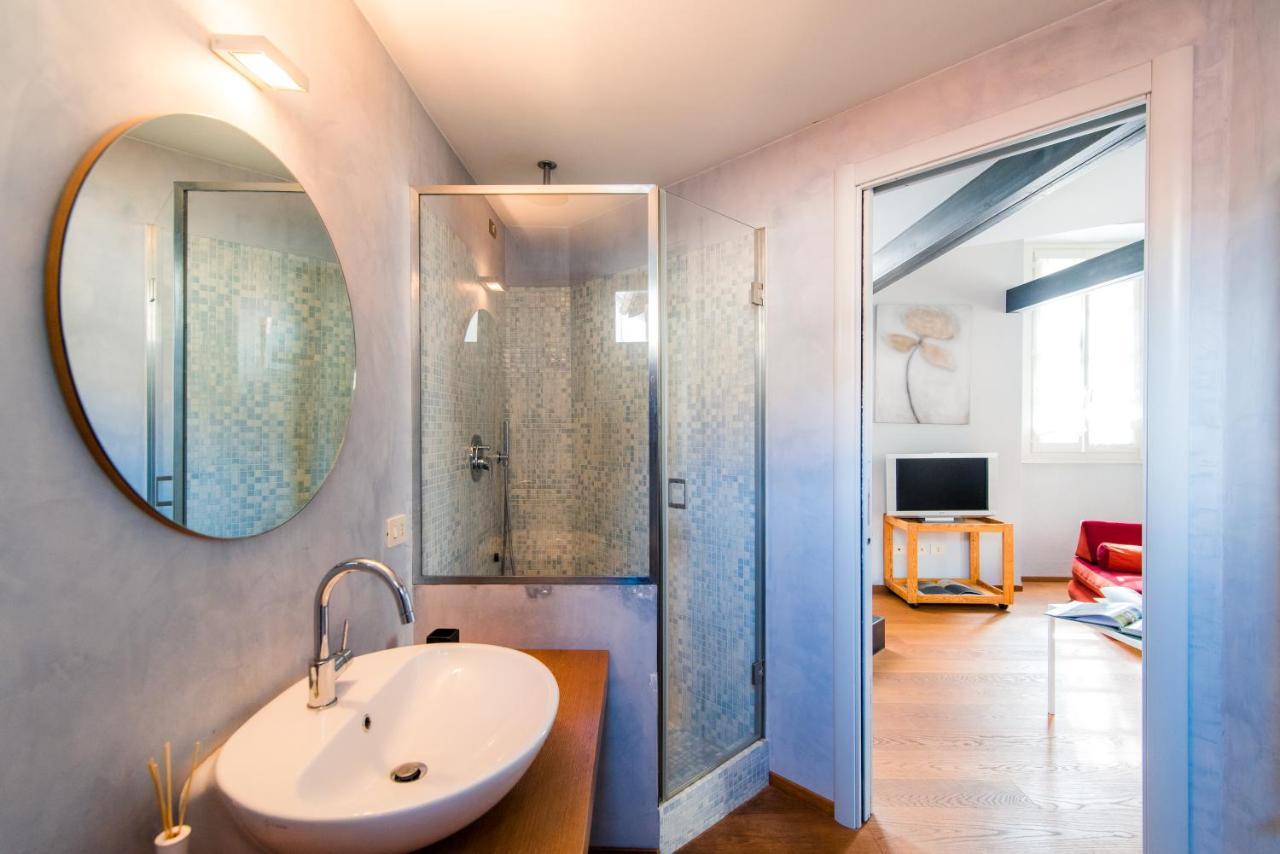 Apartament Antica Via Volta - The House Of Travelers Como Zewnętrze zdjęcie