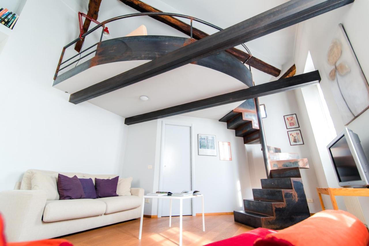 Apartament Antica Via Volta - The House Of Travelers Como Zewnętrze zdjęcie